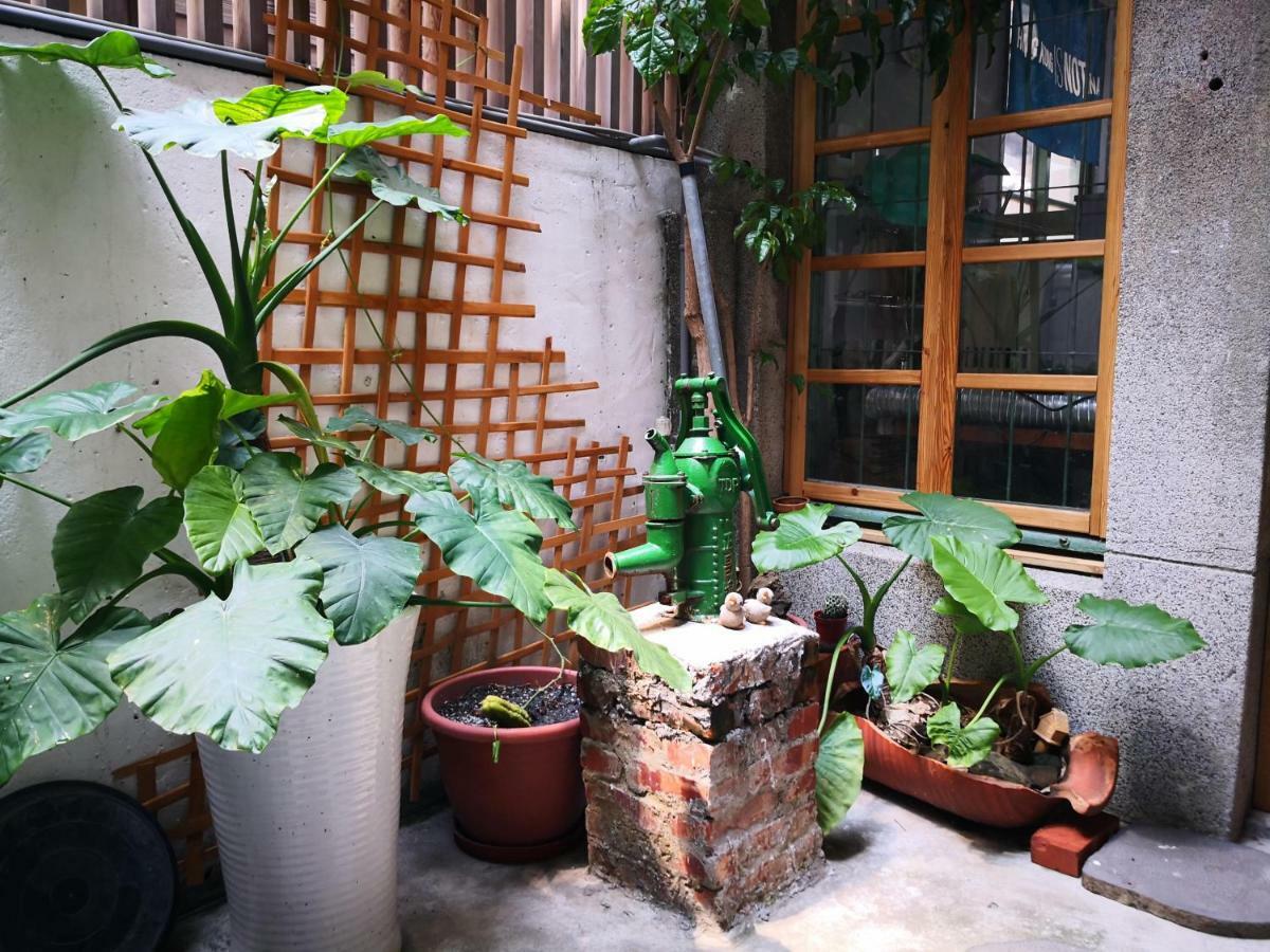 Honey House Tainan Bed & Breakfast Exterior photo
